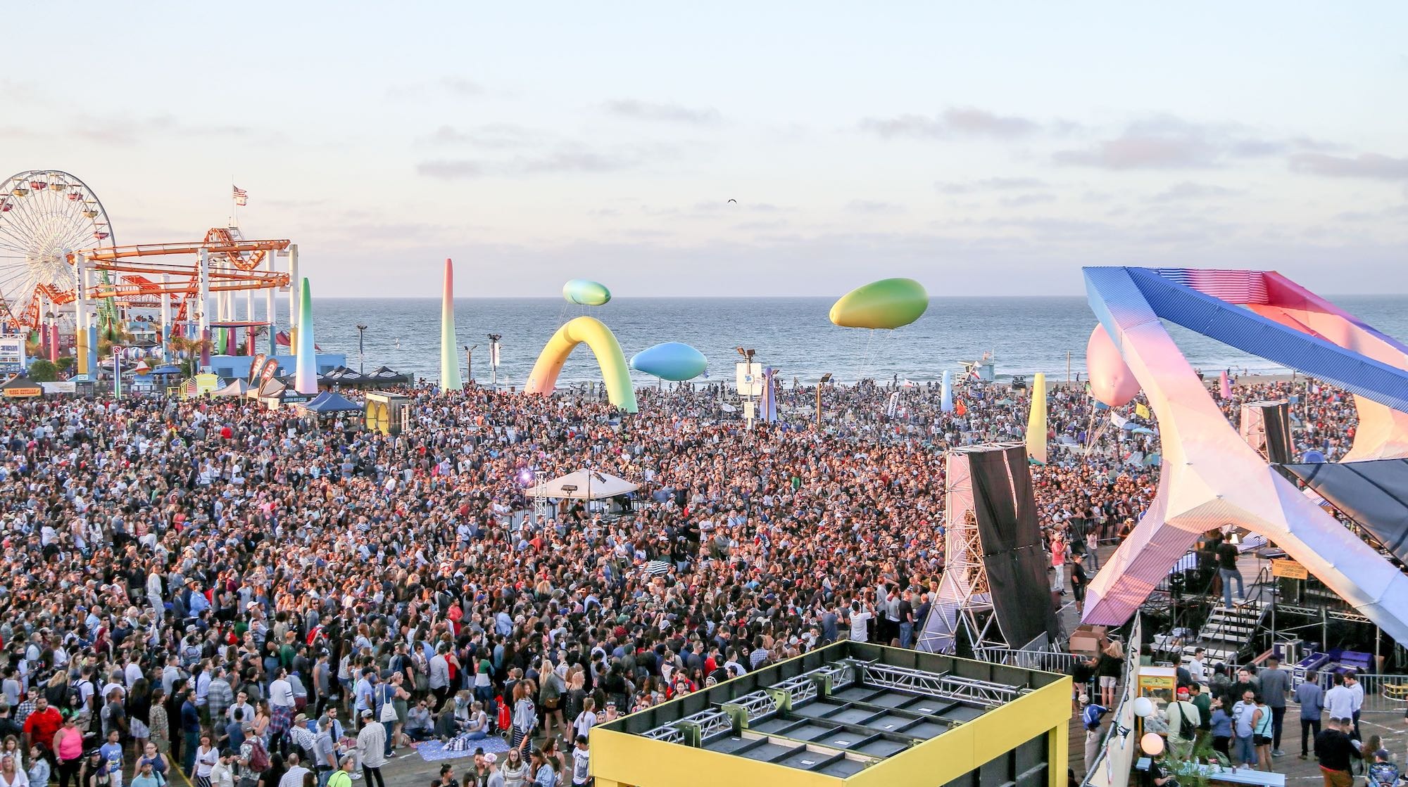 BEATBRDG Music Industry Internships - Beach-side concert in Los Angeles