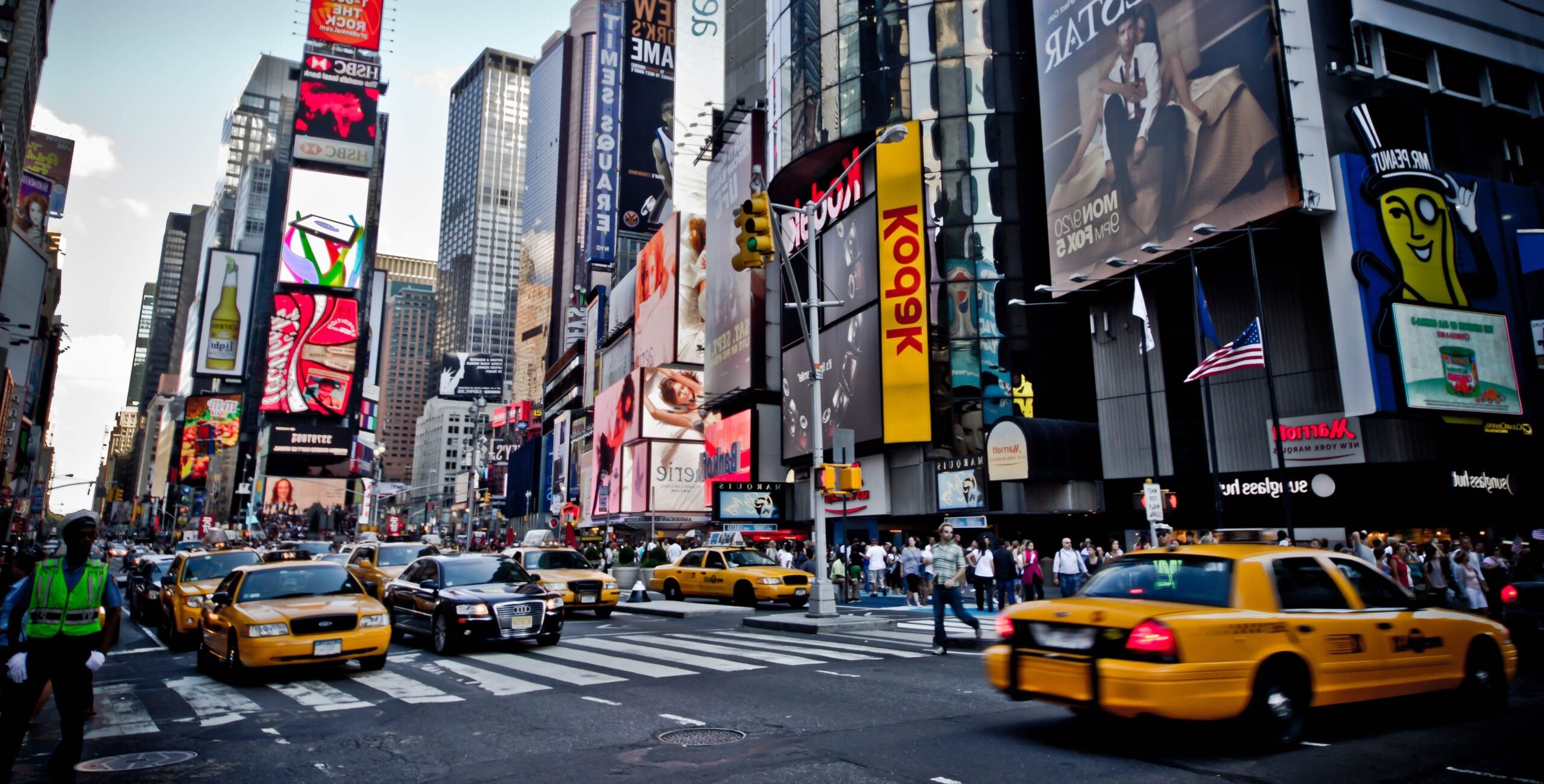 BEATBRDG Music Industry Internships - Visiting the iconic signs in Times Square in New York